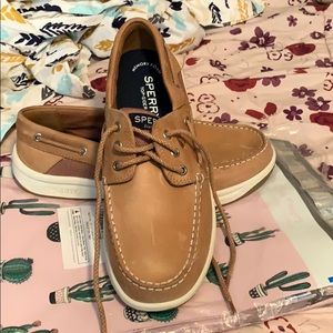 Brand new Sperry boat shoes